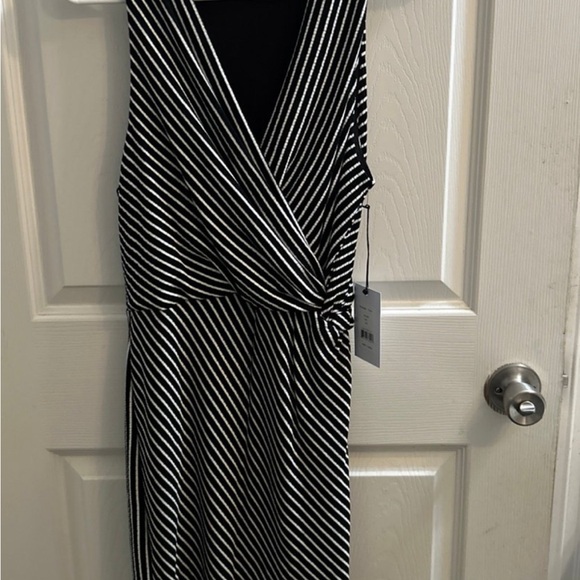 Bailey 44 Tiva Striped Sleeveless Dress With Flattering Fit Size L NWT - Picture 3 of 10